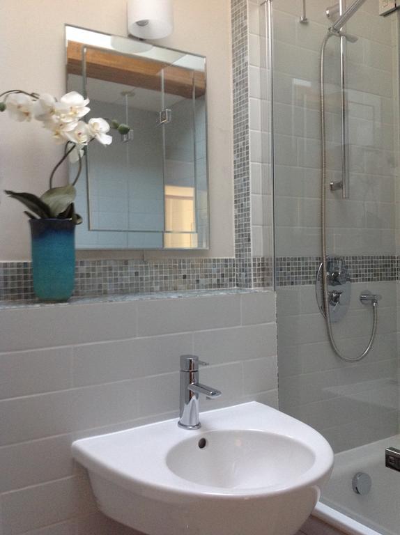 Oundle Bespoke Apartments Bagian luar foto