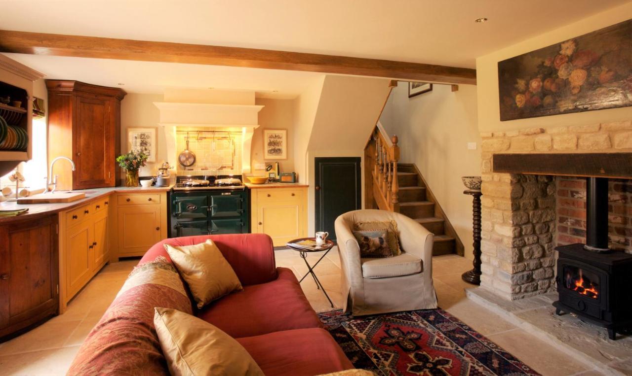 Oundle Bespoke Apartments Bagian luar foto