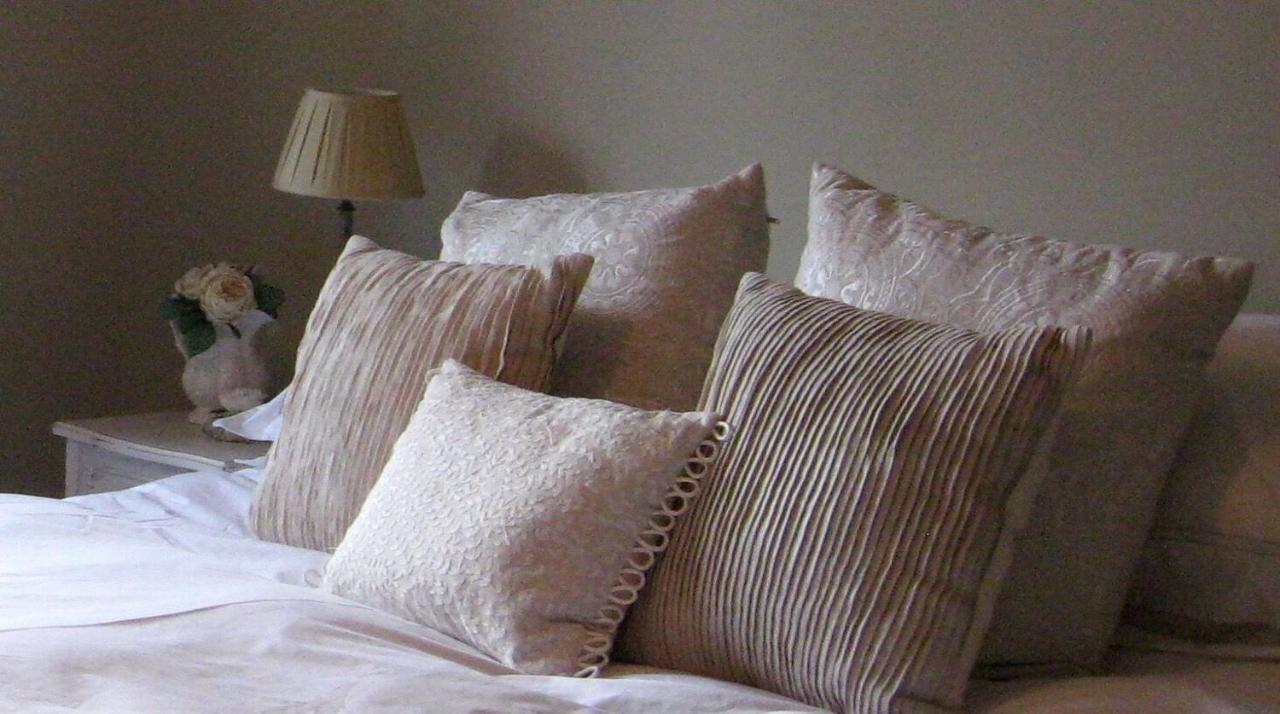 Oundle Bespoke Apartments Bagian luar foto